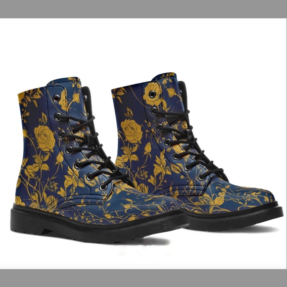 ROGUE & WOLF Royal Rose Romance Vegan Leather Lace Up Boots - 39/ U.S. 7.5 - Picture 1 of 12